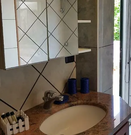 Le Dee فندق مبيت وإفطار *