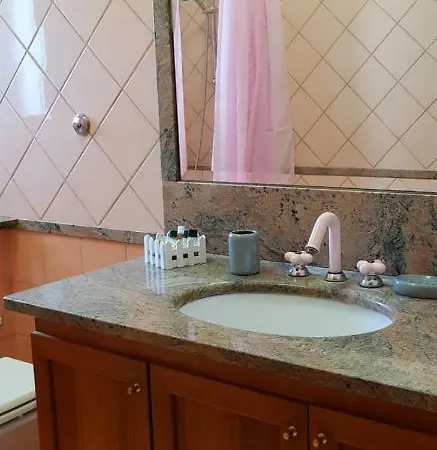 Le Dee فندق مبيت وإفطار سنتولا